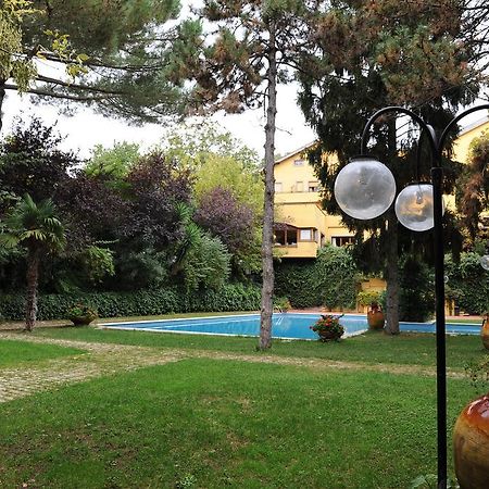 Hotel Benito Al Bosco Velletri Esterno foto