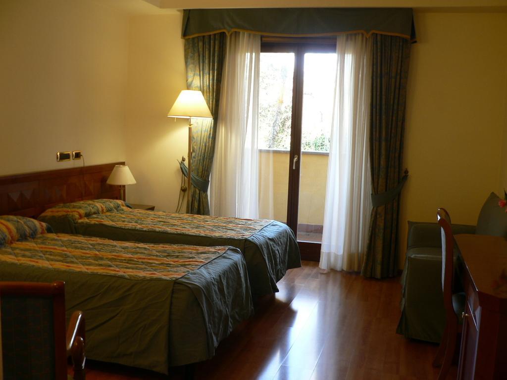 Hotel Benito Al Bosco Velletri Camera foto